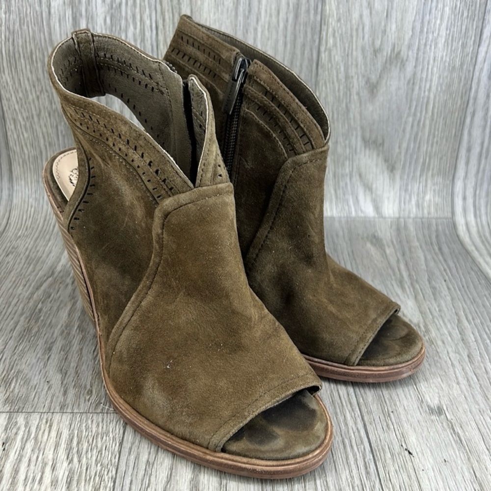 Vince Camuto Olive Suede Sandals